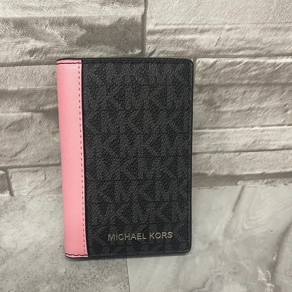 Michael Kors Cooper Colorblock Black and Pink Logo Camera Crossbody & Wallet Set - Picture 12 of 15
